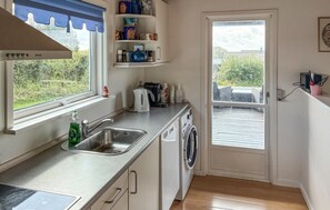Refrigerador, placa de cocina, lavavajillas, cafetera/tetera