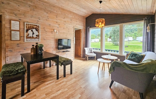 2 bedroom lovely home in Røldal