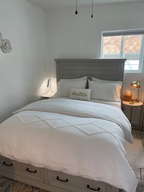 Iron/ironing board, WiFi, bed sheets