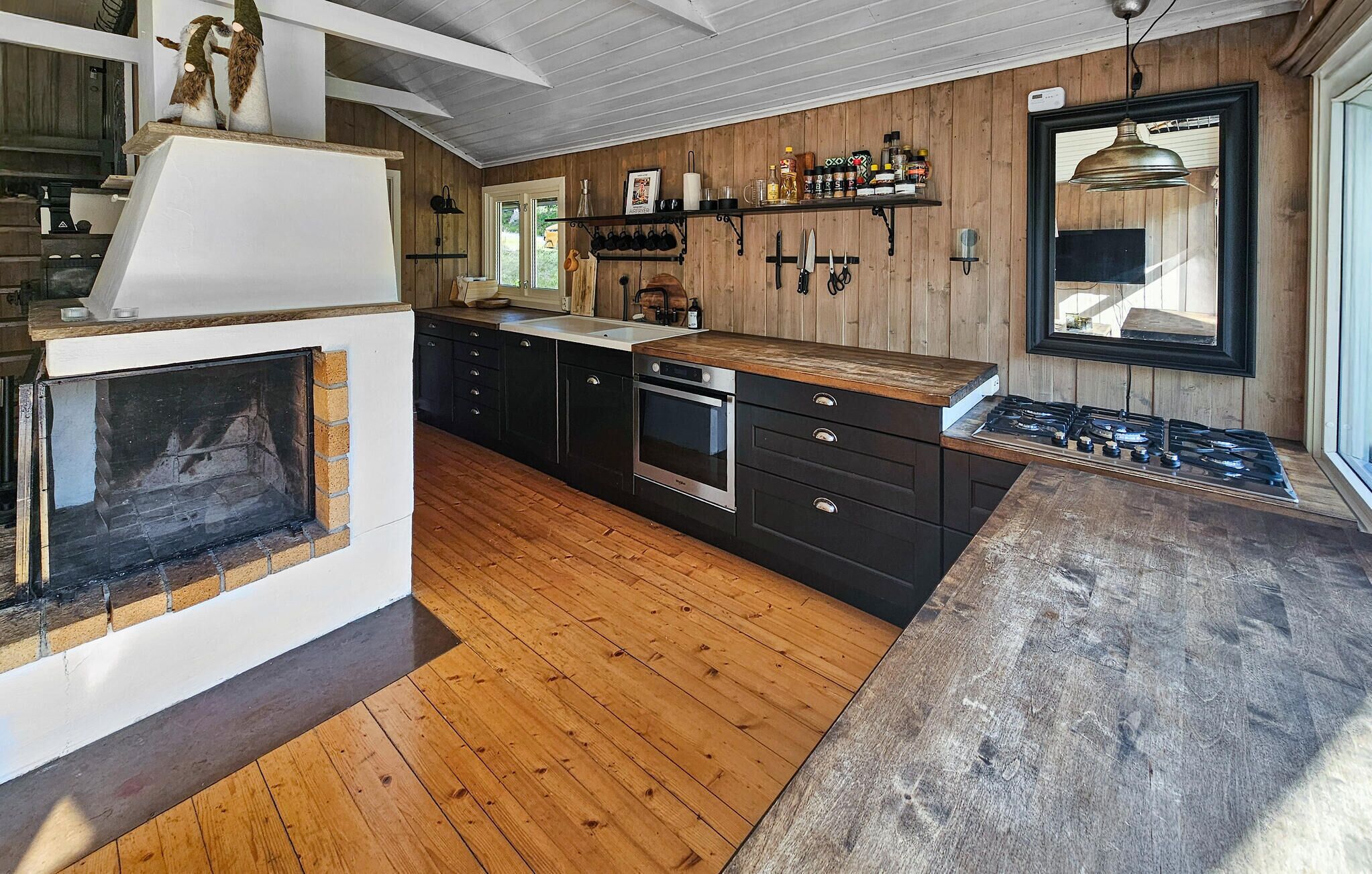 ثلاجة، فرن، موقد طهي مسطح، غسالة أطباق