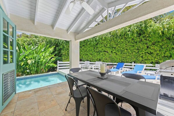 Outdoor dining