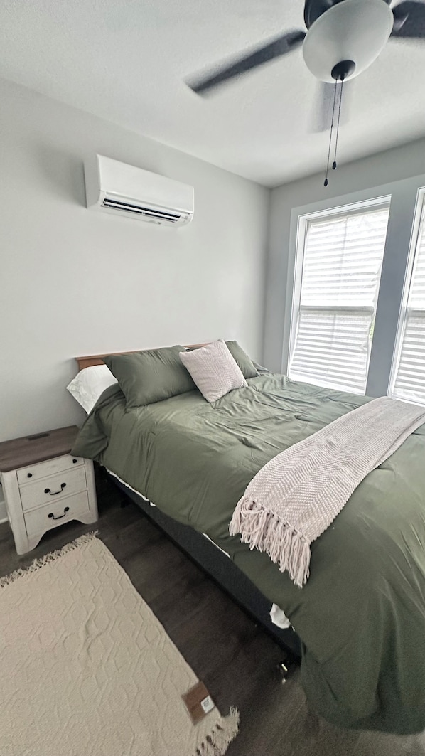 2 bedrooms, iron/ironing board, free WiFi, bed sheets
