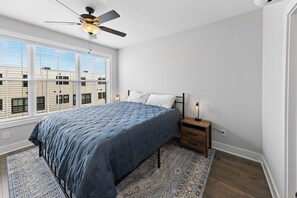 2 chambres, fer et planche à repasser, Wi-Fi gratuit, draps fournis
