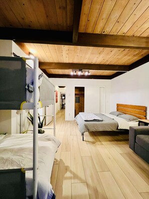 2 bedrooms, desk, iron/ironing board, travel crib