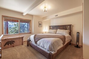3 bedrooms, WiFi, bed sheets - Starlight Sanctuary | Wow Views, AC, Near Slopes! (Big Bear Lake)
