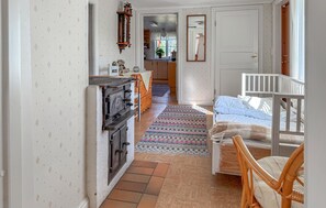 2 bedrooms, travel cot, free WiFi - 2 bedroom awesome home in Flisby (Flisby)