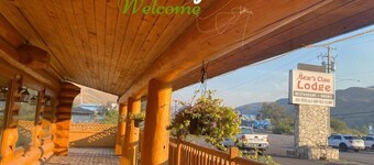 Bear's Claw Lodge