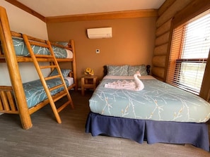 Family Room | Soundproofing, free WiFi