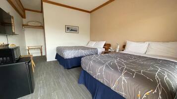 Standard Quadruple Room | Soundproofing, free WiFi