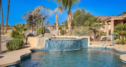 Sun City Grand Oasis - Heated Pool & Fairway Views, Golf Cart Rental Available