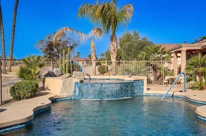 Sun City Grand Oasis - Heated Pool & Fairway Views, Golf Cart Rental Available