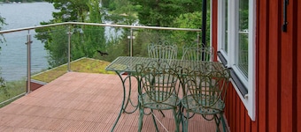 Gorgeous home in Vätö with house sea view