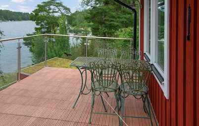 Gorgeous home in Vätö with house sea view