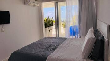 Suite, Ocean View | Free WiFi