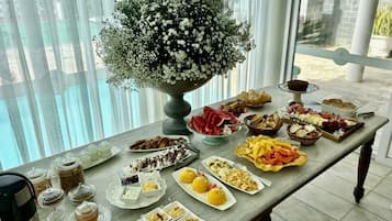 Tägliches inbegriffenes Frühstücksbuffet