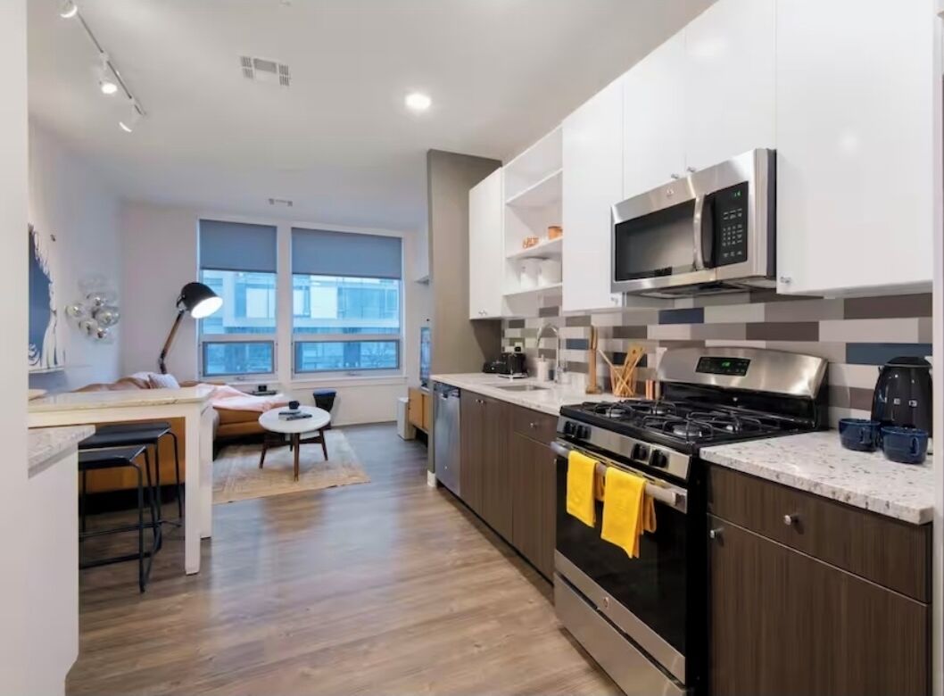 冰箱、微波炉、烤箱、炉灶