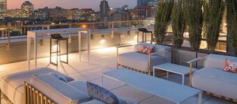 2-bedroom apart in Cambridge with balcony Garage parking