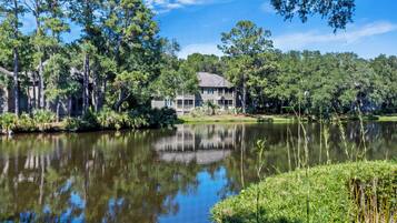 المنشأة من الخارج