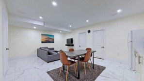 Interior - Spacious 2 Bedroom Basement (Toronto)