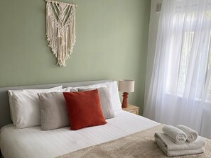 2 slaapkamers, een strijkplank/strijkijzer, wifi, beddengoed