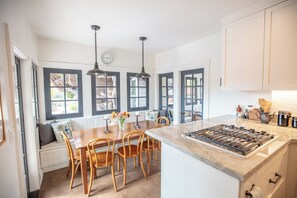 Fridge, microwave, oven, stovetop - Historic 3-bedroom farmhouse, 2 fireplaces and pool in Santa Cruz-near beaches! (Santa Cruz)