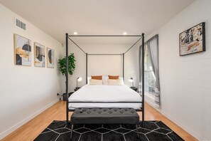 4 bedrooms, desk, iron/ironing board, travel cot