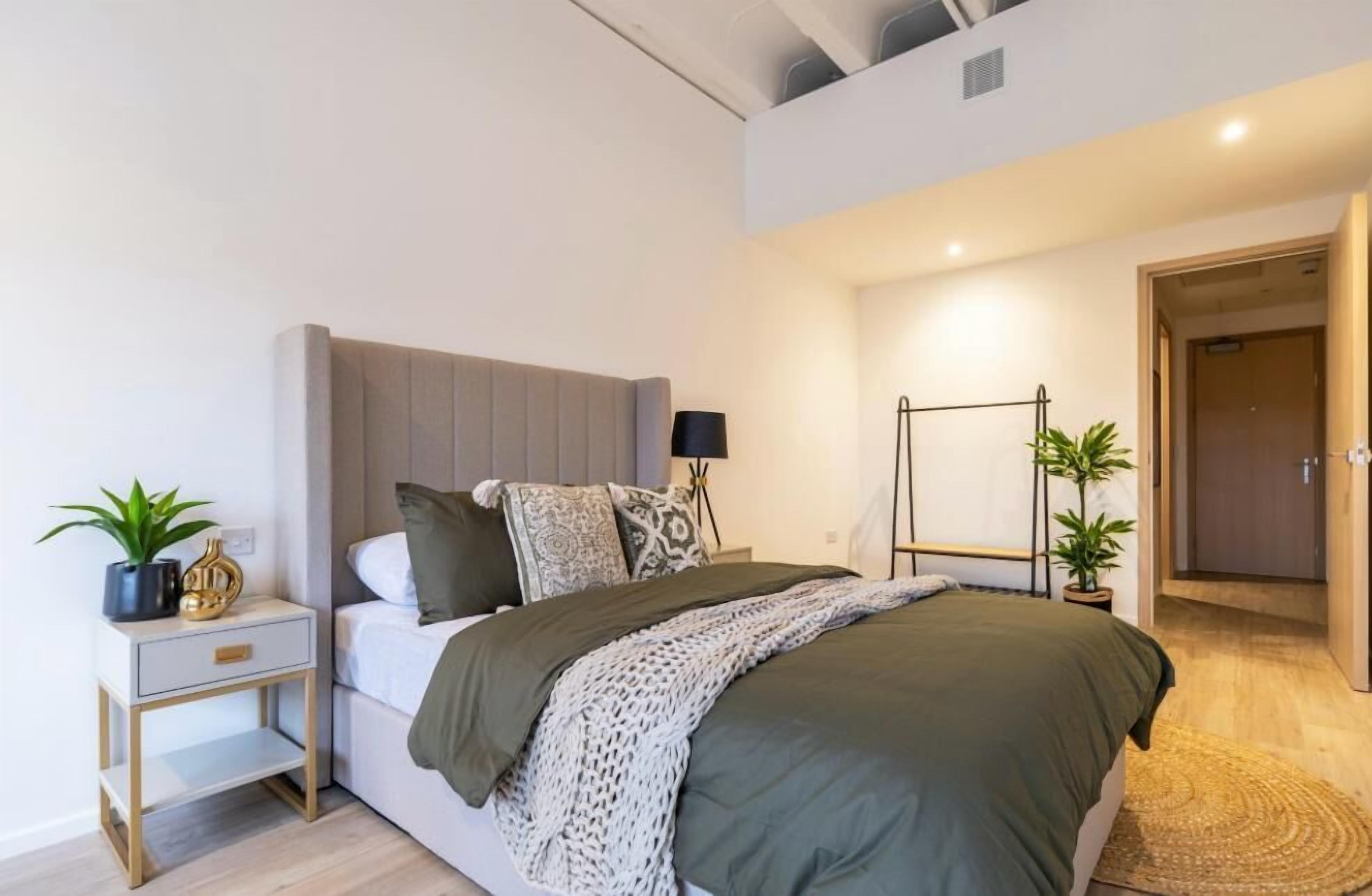 Blackout curtains, iron/ironing board, free WiFi