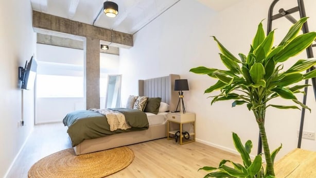 Departamento, vista a la ciudad | Cortinas blackout, tabla de planchar con plancha y wifi gratis