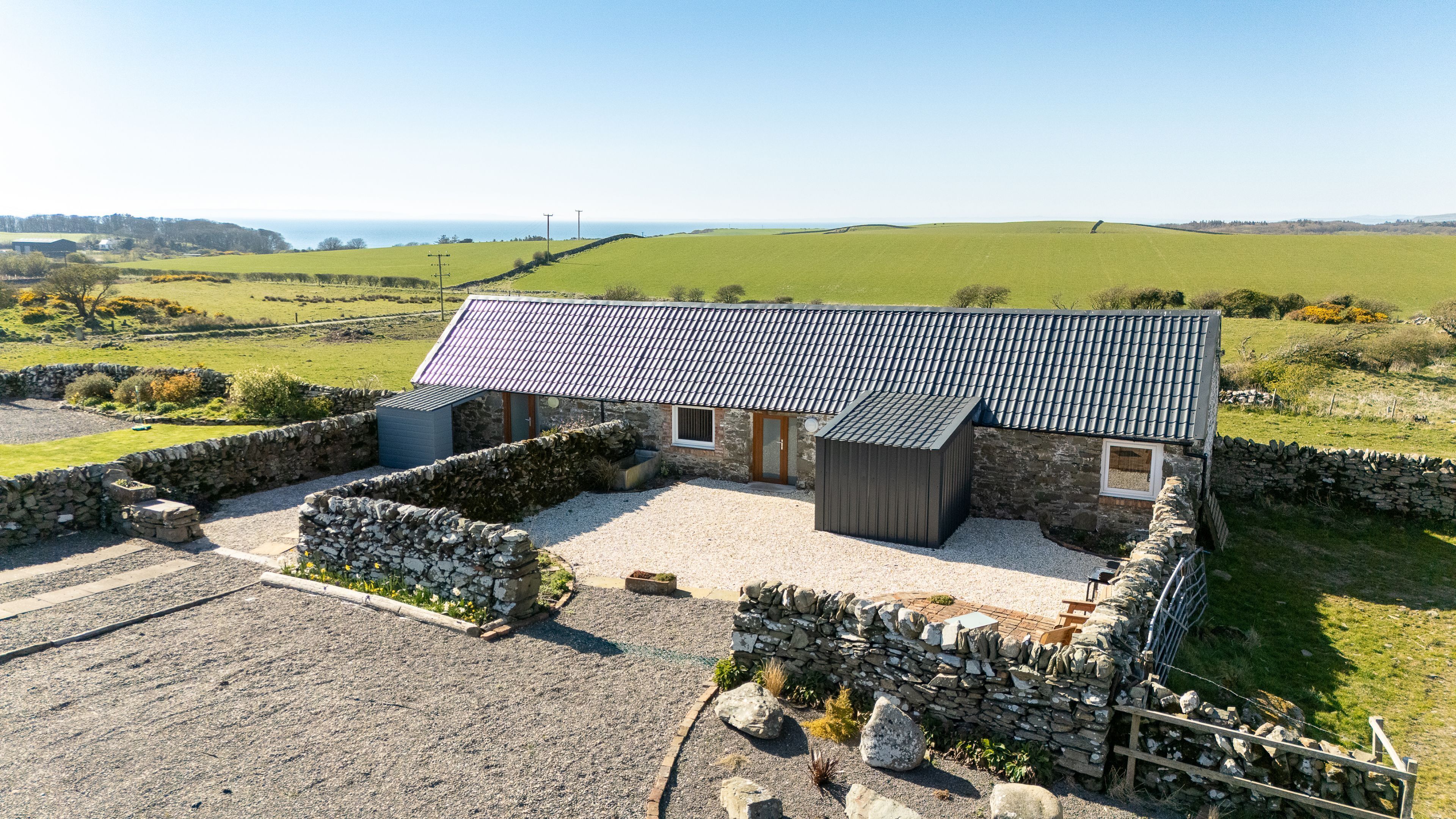 المنشأة من الخارج