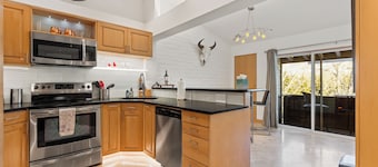 Wildwood Modern Loft: Steps to Skiing & Downtown