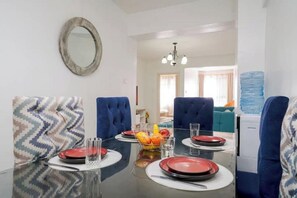 Dining - Stylish 2 BR Apt, King Bed, Gym, Kilimani (NairobI)