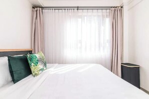 1 bedroom, iron/ironing board, Internet, bed sheets