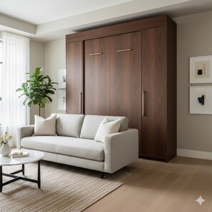 TV - Delightful, quiet, close to beach and convenience stores, 3-bed house in Keaau (Keaau)