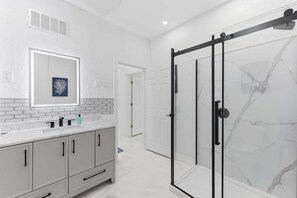 Shower, towels