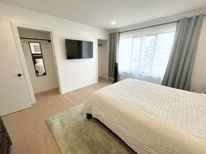 2 chambres, fer et planche à repasser, Wi-Fi, draps fournis