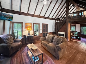 Smart TV, fireplace