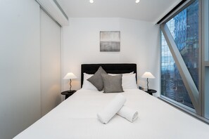 2 室のベッドルーム、アイロン / アイロン台、WiFi、ベッドシーツ