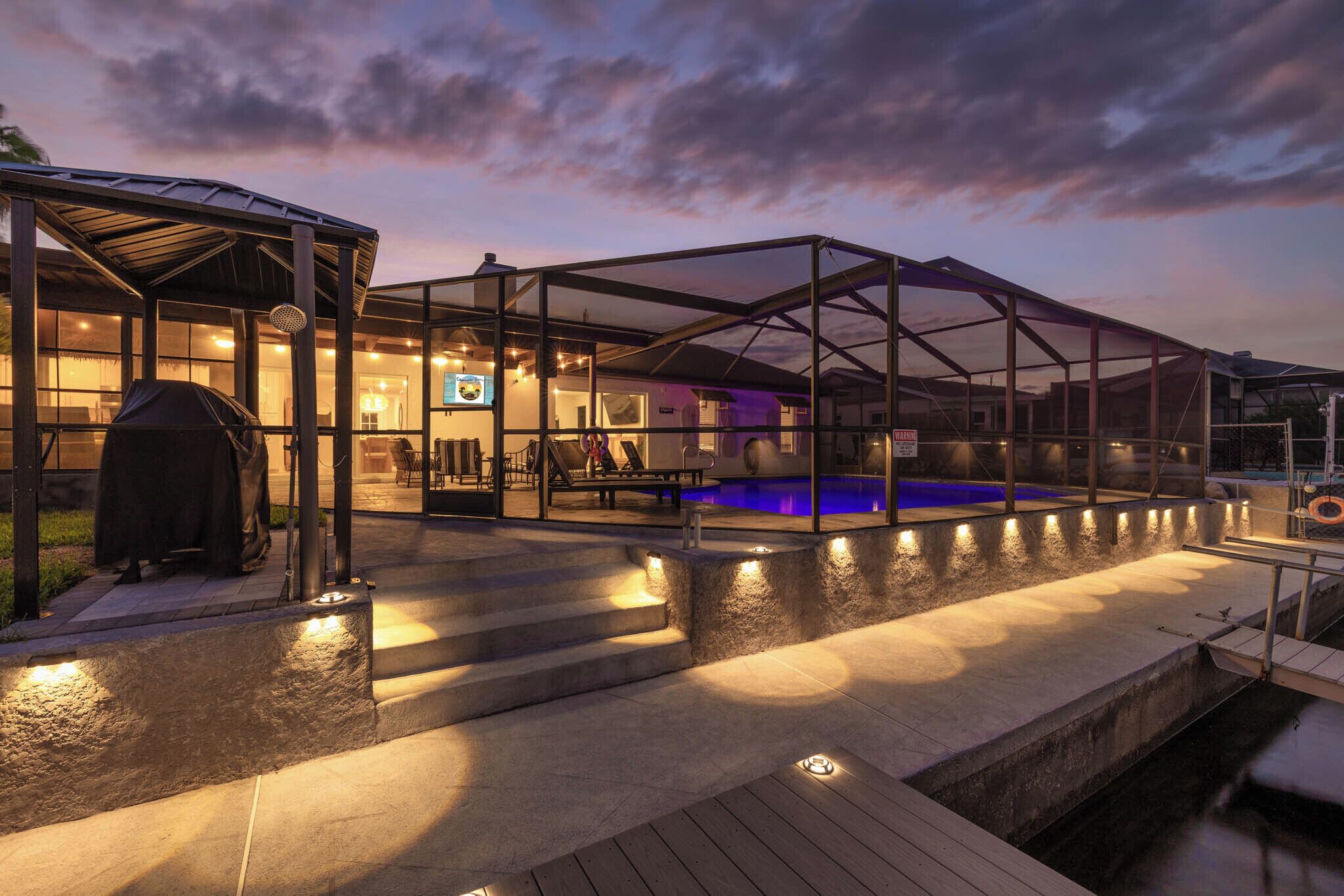 حمّام سباحة مُدفَّأ