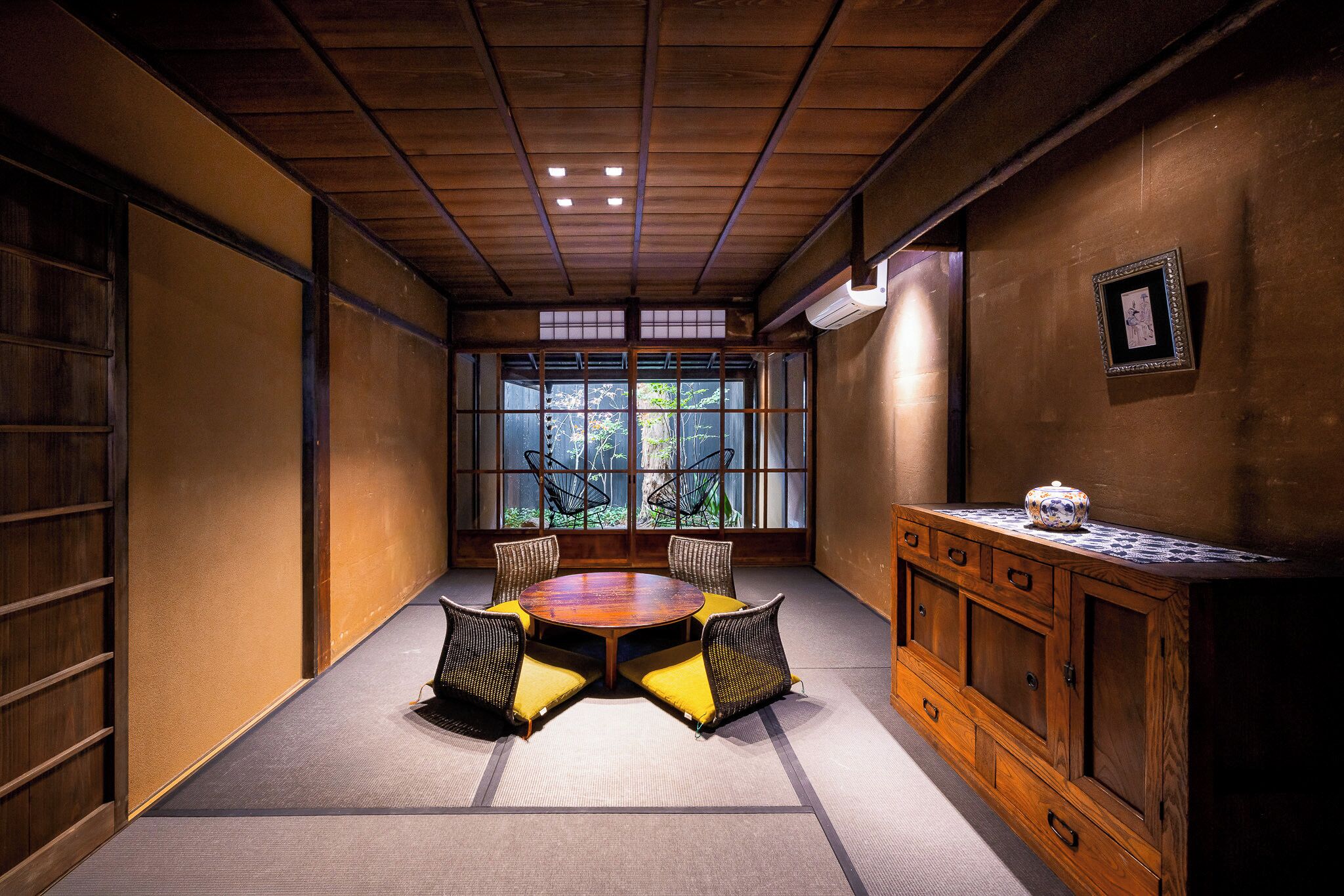 Maison mitoyenne, balcon | Coin séjour