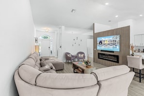 Smart TV, fireplace