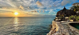 Private Villa at Playa Lagun, snorkelling and diving paradise