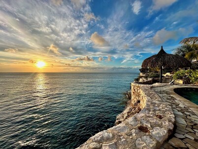 Private Villa at Playa Lagun, snorkelling and diving paradise