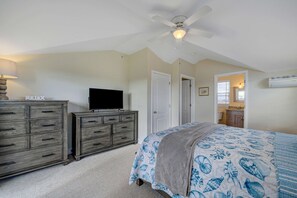 4 bedrooms, iron/ironing board, WiFi, wheelchair access - 3rd st Beauty w/ elevator- sheets & towels incuded for a 7 plus night stay. (Ocean City)