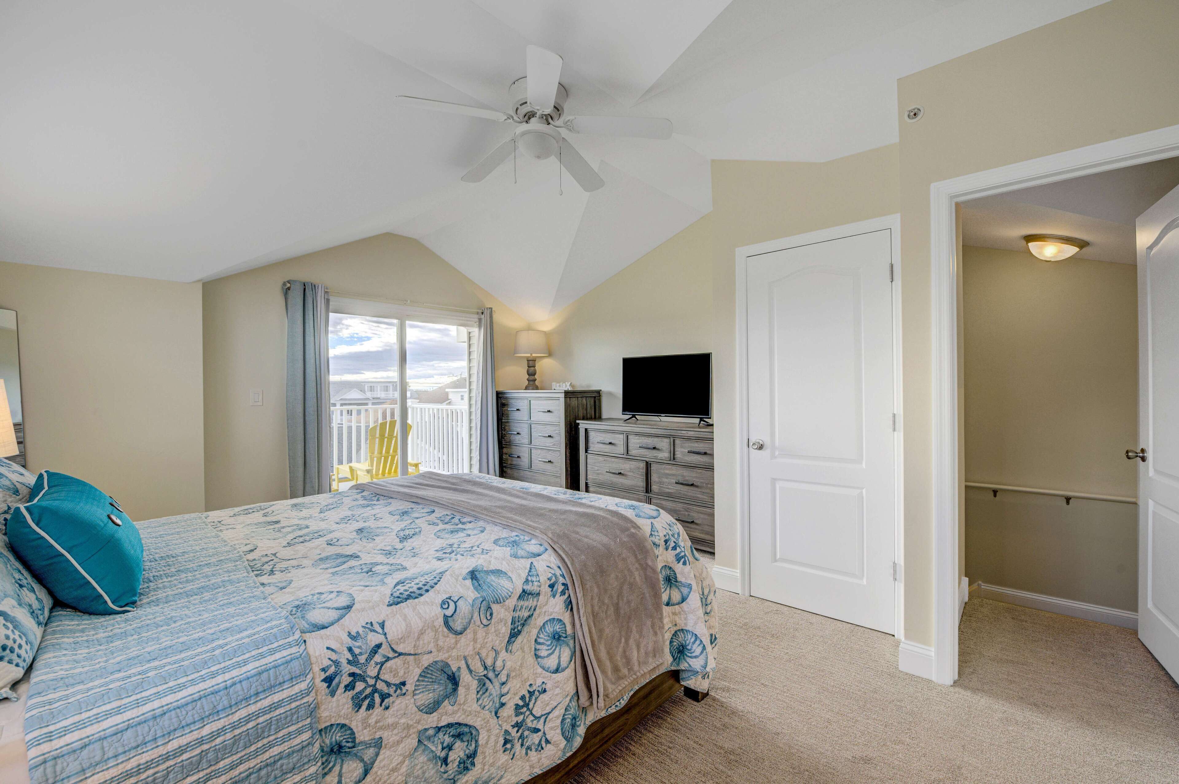 4 bedrooms, iron/ironing board, WiFi, wheelchair access