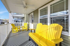 Terrace/patio - 3rd st Beauty w/ elevator- sheets & towels incuded for a 7 plus night stay. (Ocean City)