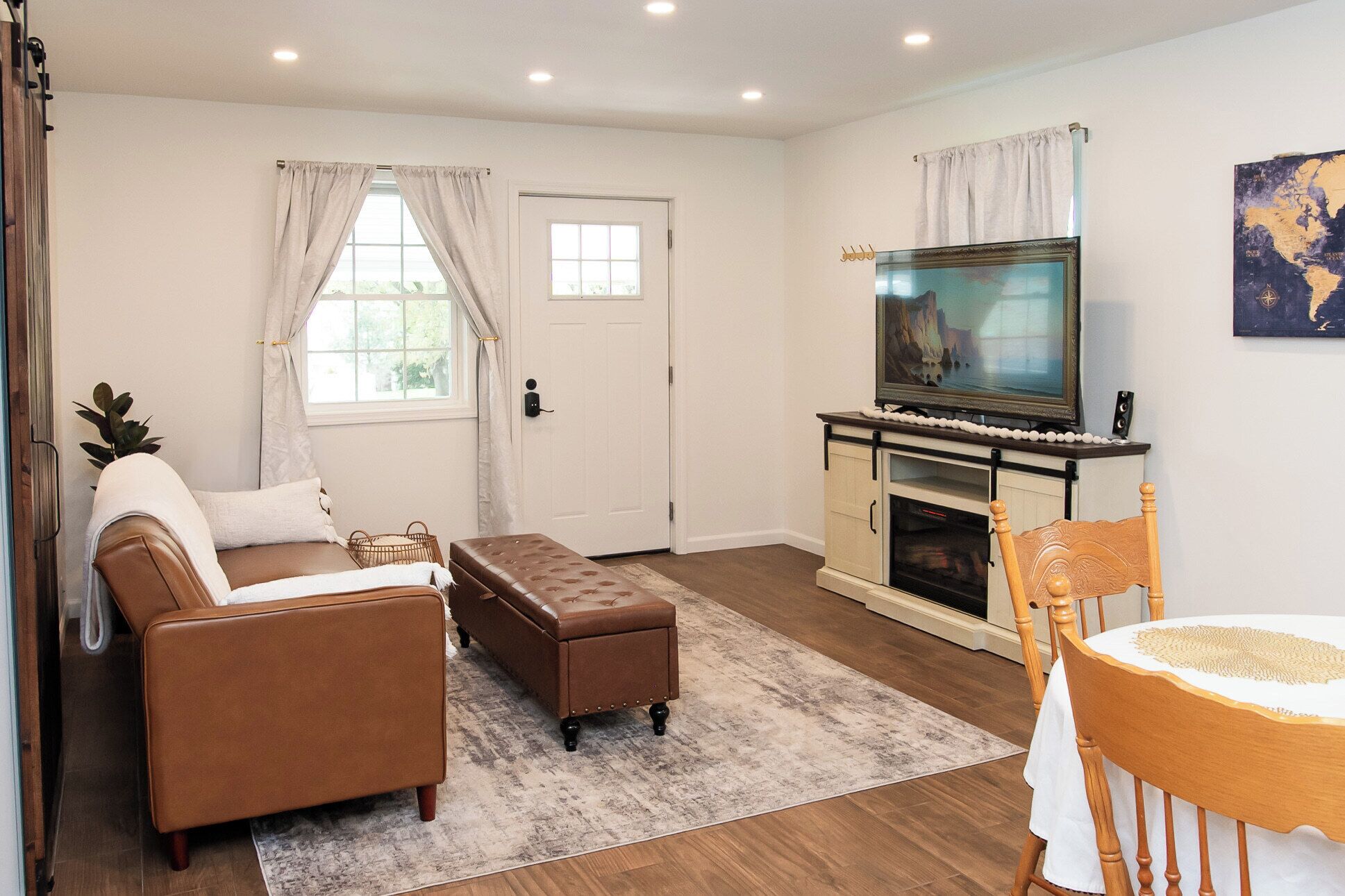 Smart TV, fireplace