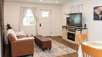 Smart TV, fireplace