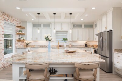 Stylish Lakefront Home in La Joya with Deck Views