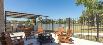 Stylish Lakefront Home in La Joya with Deck Views