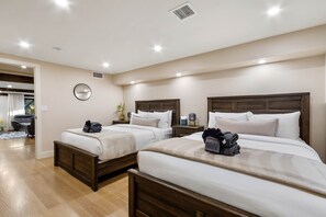 3 bedrooms, iron/ironing board, free WiFi, bed sheets